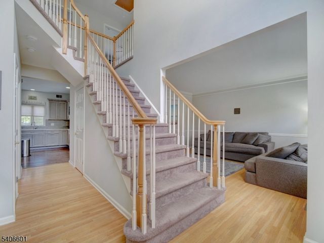 37 Lazarus Dr, Roxbury Twp., NJ 07852