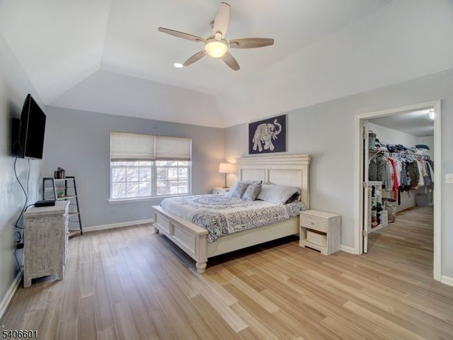 37 Lazarus Dr, Roxbury Twp., NJ 07852