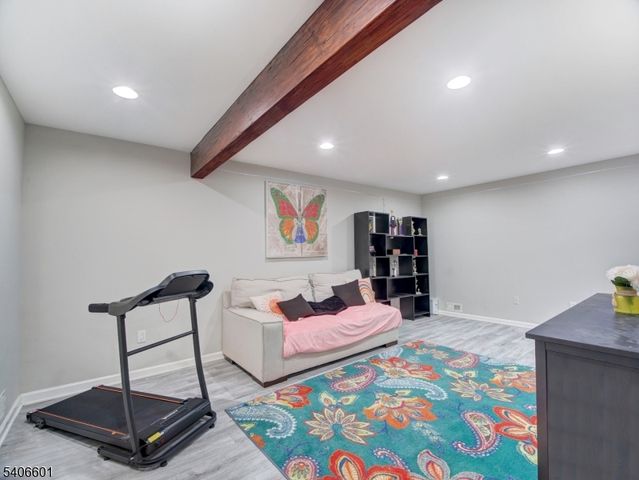 37 Lazarus Dr, Roxbury Twp., NJ 07852