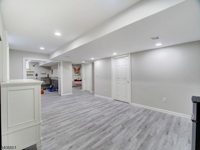 37 Lazarus Dr, Roxbury Twp., NJ 07852