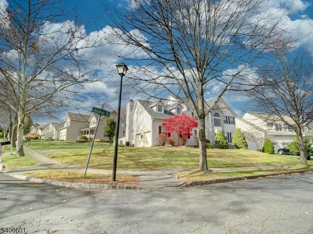 37 Lazarus Dr, Roxbury Twp., NJ 07852