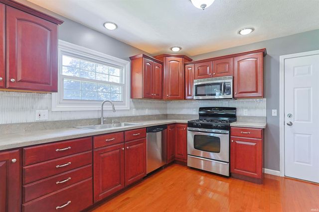 3015 Waverly Court, Mishawaka, IN 46544