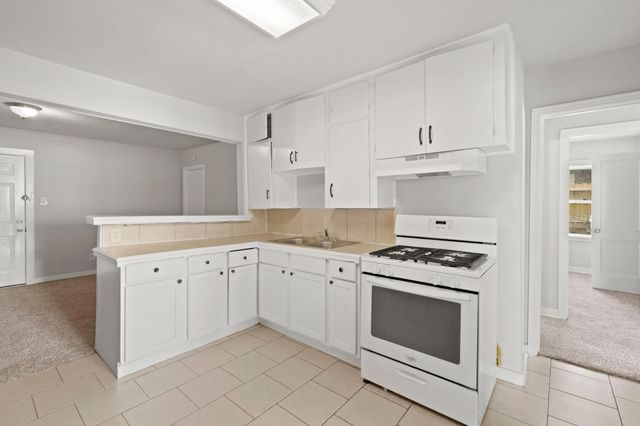 4953 Bataan Road, Houston, TX 77033