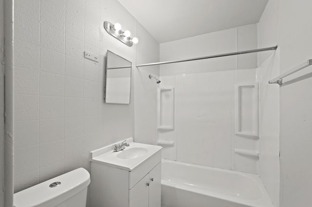 4953 Bataan Road, Houston, TX 77033