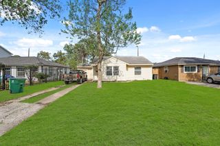 4953 Bataan Road, Houston, TX 77033