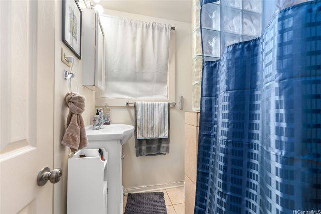 1156 Alewa Drive, Honolulu, HI 96817