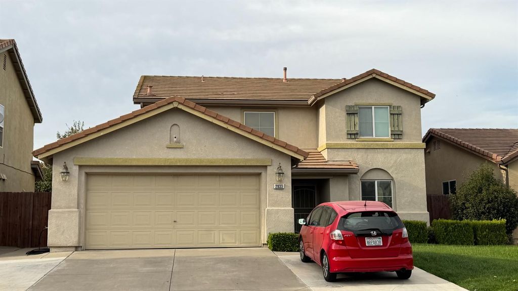 2833 Saxton Dr, Stockton, CA 95212
