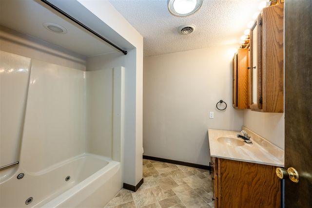 5081 Woodward Avenue, Coloma, MI 49038