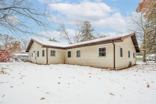 5081 Woodward Avenue, Coloma, MI 49038
