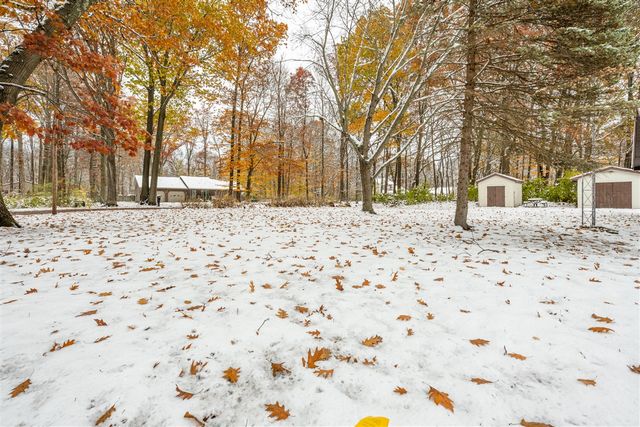 5081 Woodward Avenue, Coloma, MI 49038