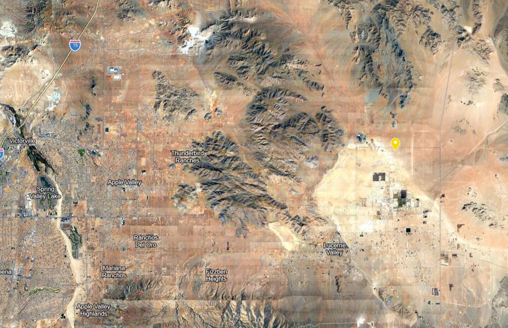 Image 11 of property listing at Northside Road, Lucerne Valley, CA 92356