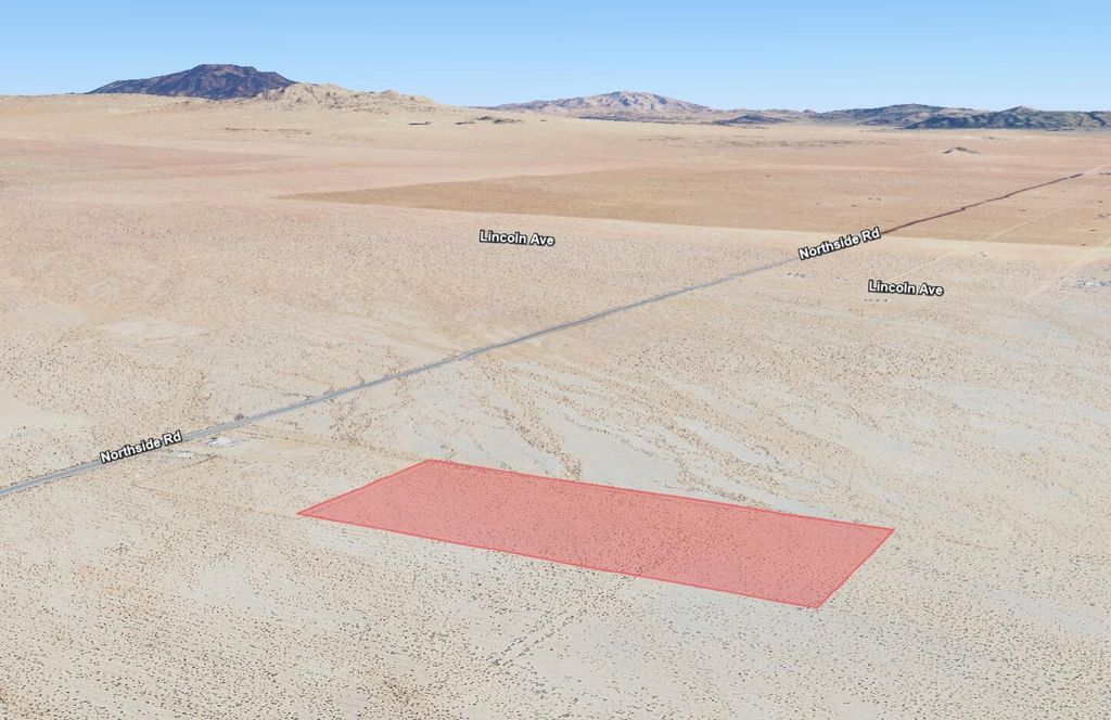 Image 6 of property listing at Northside Road, Lucerne Valley, CA 92356