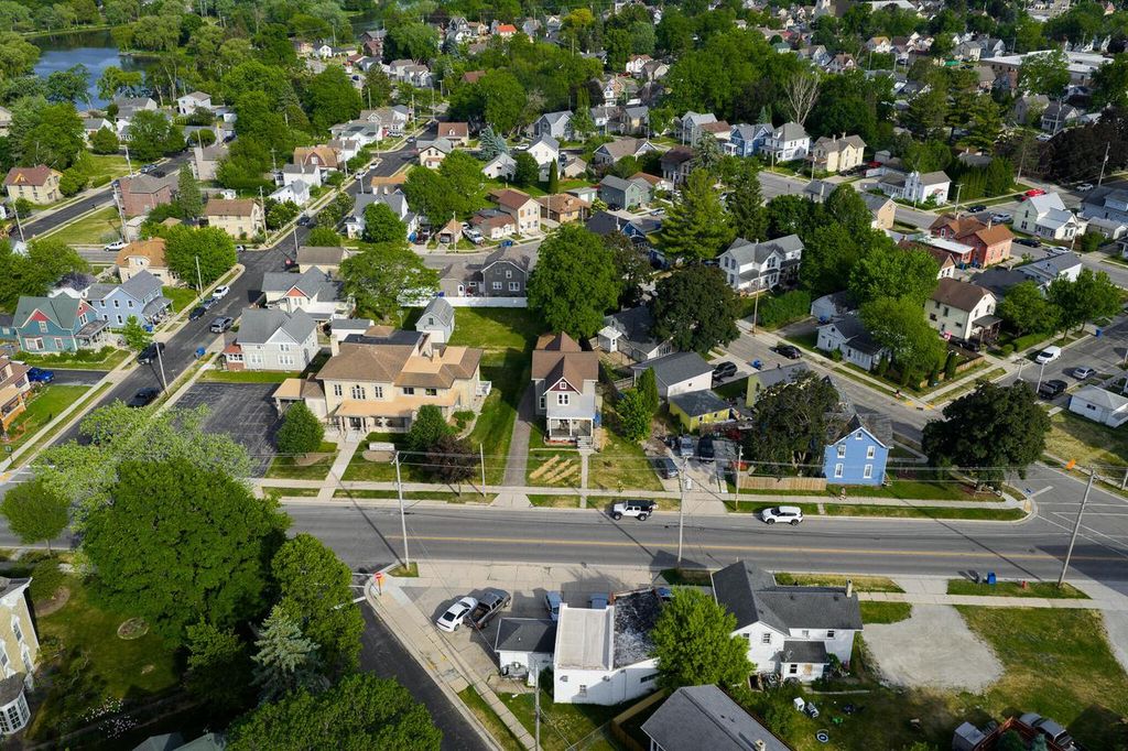 711 N Fourth STREET, Watertown, WI 53098