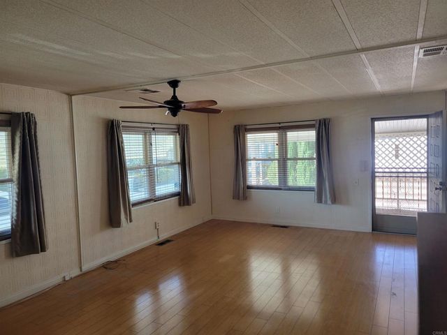 1525 W Oakland Avenue 89, Hemet, CA 92546
