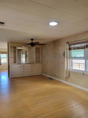 1525 W Oakland Avenue 89, Hemet, CA 92546