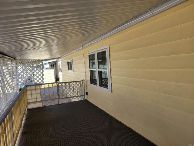 1525 W Oakland Avenue 89, Hemet, CA 92546