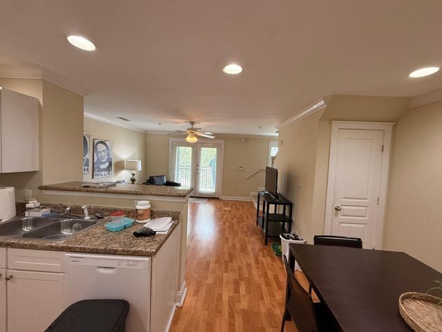 1725 Harvey Mitchell PKWY S 1430, College Station, TX 77840