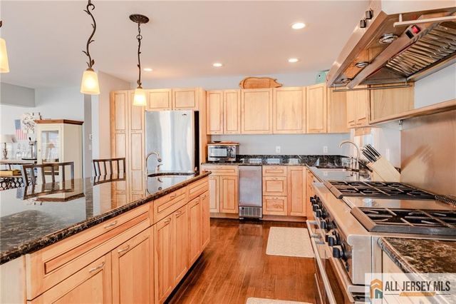 27 Maryland Road, Little Egg Harbor, NJ 08087