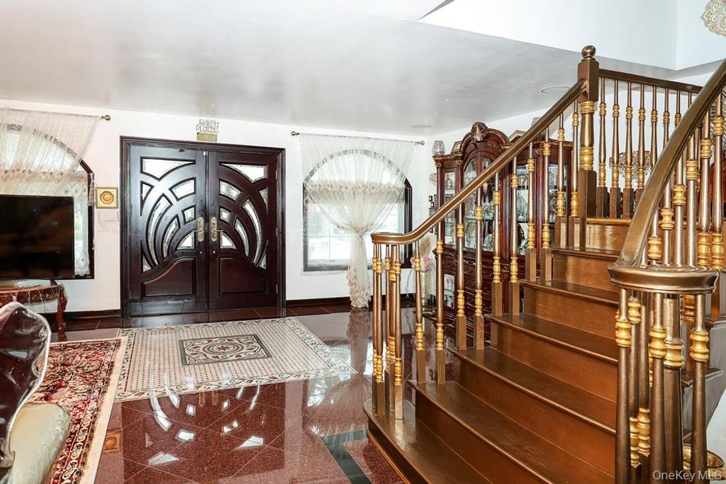265-04 79th Avenue, Glen Oaks, NY 11004 — photo 5