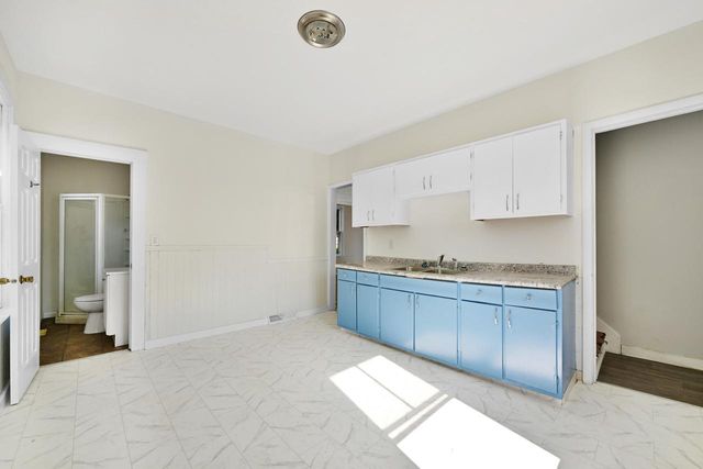 305 N Lake AVENUE, Twin Lakes, WI 53181