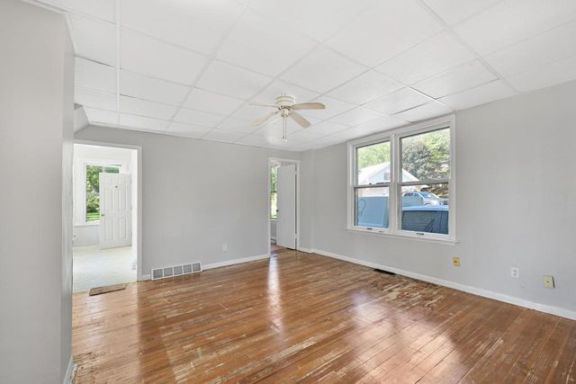 305 N Lake AVENUE, Twin Lakes, WI 53181