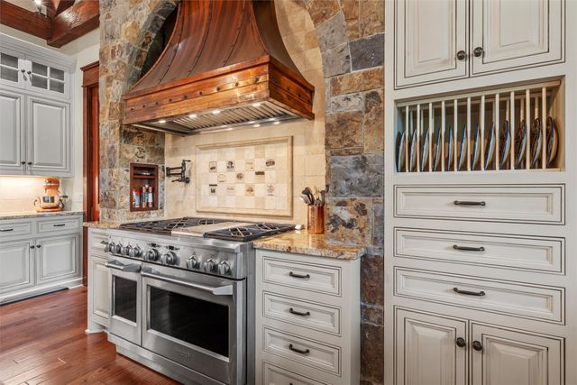 240 Lost Creek, China Spring, TX 76633