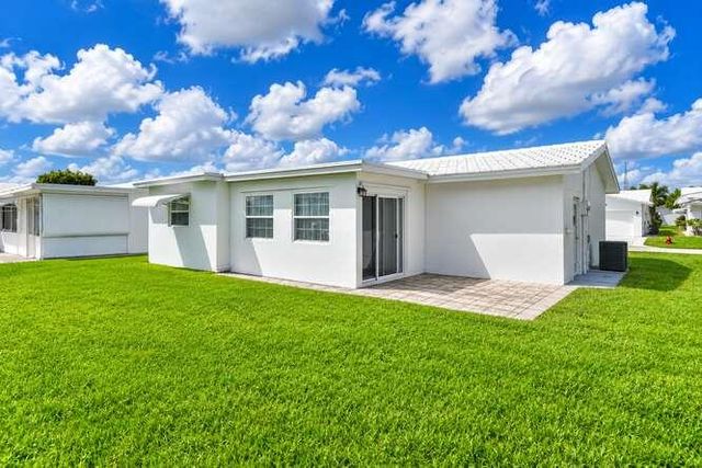 116 SW 10th Court, Boynton Beach, FL 33426