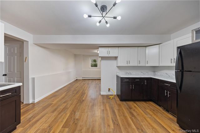 8 Apple Blossom Court, Airmont, NY 10952