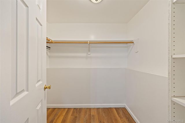 8 Apple Blossom Court, Airmont, NY 10952