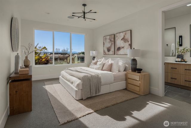 134 8th Ct, Kirkland, WA 98033