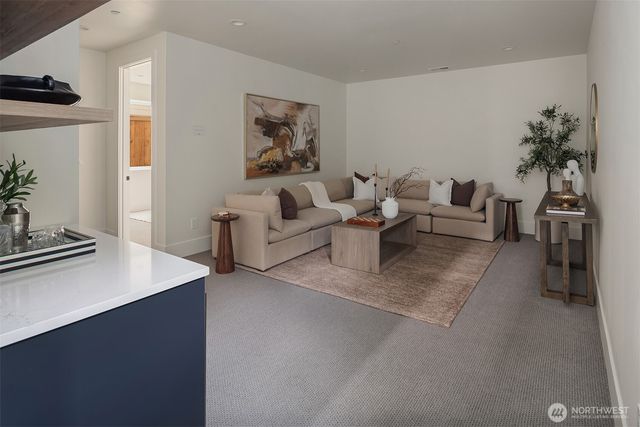 134 8th Ct, Kirkland, WA 98033
