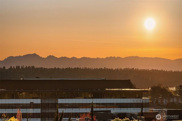 134 8th Ct, Kirkland, WA 98033