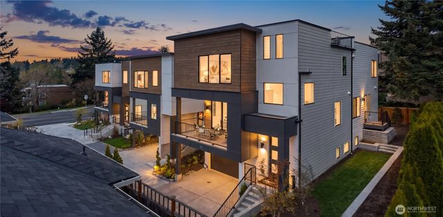 134 8th Ct, Kirkland, WA 98033