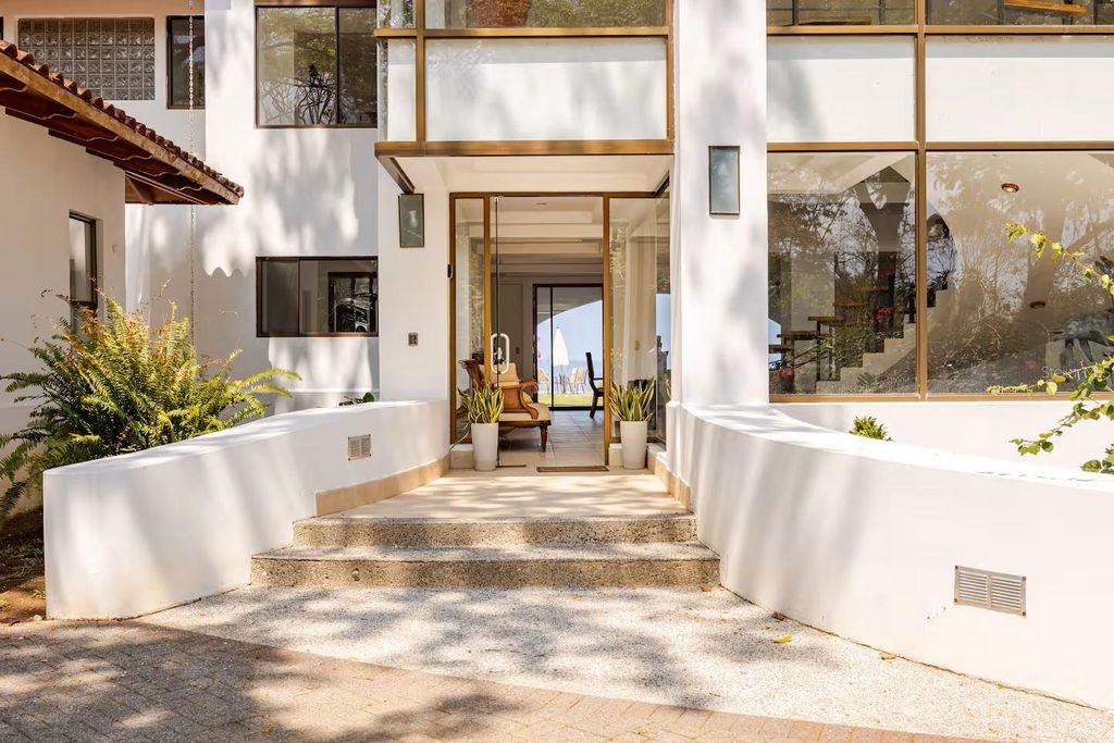 Image 2 of property listing at 302 TAMBOR HILLS, Tambor, OC 34116