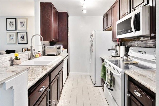 898 Temple 125, Los Angeles, CA 90042