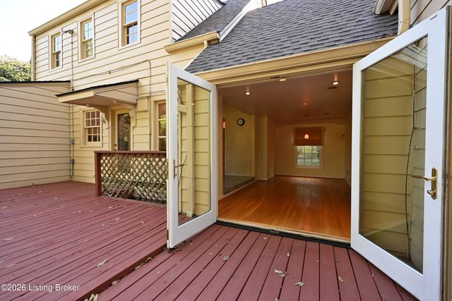 621 Cochran Hill Rd, Louisville, KY 40206