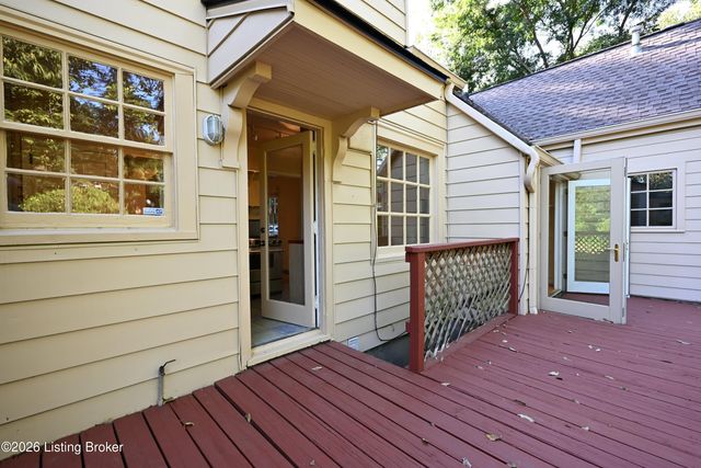621 Cochran Hill Rd, Louisville, KY 40206