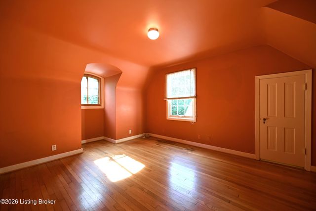 621 Cochran Hill Rd, Louisville, KY 40206