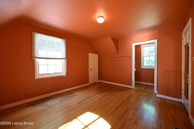621 Cochran Hill Rd, Louisville, KY 40206