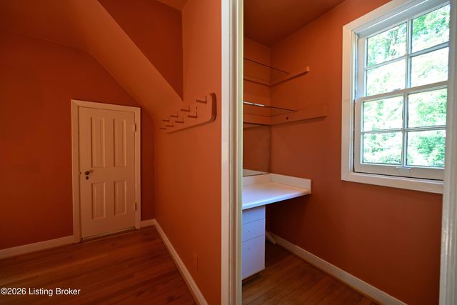621 Cochran Hill Rd, Louisville, KY 40206