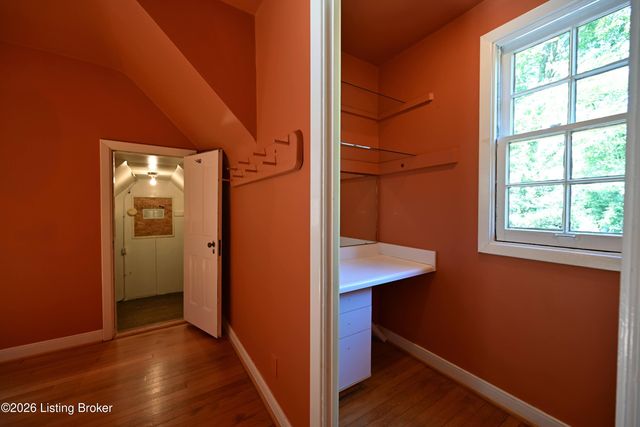621 Cochran Hill Rd, Louisville, KY 40206