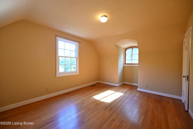 621 Cochran Hill Rd, Louisville, KY 40206