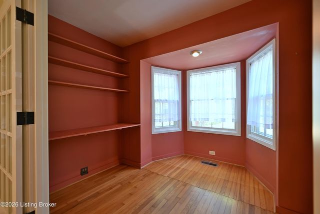 621 Cochran Hill Rd, Louisville, KY 40206