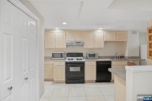 79 Winding Way, Cedar Grove, NJ 07009