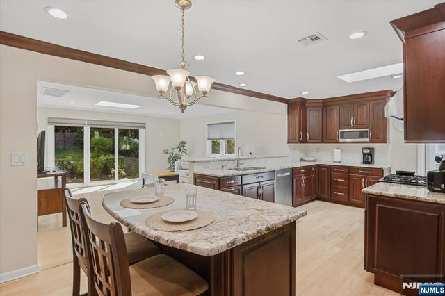 79 Winding Way, Cedar Grove, NJ 07009