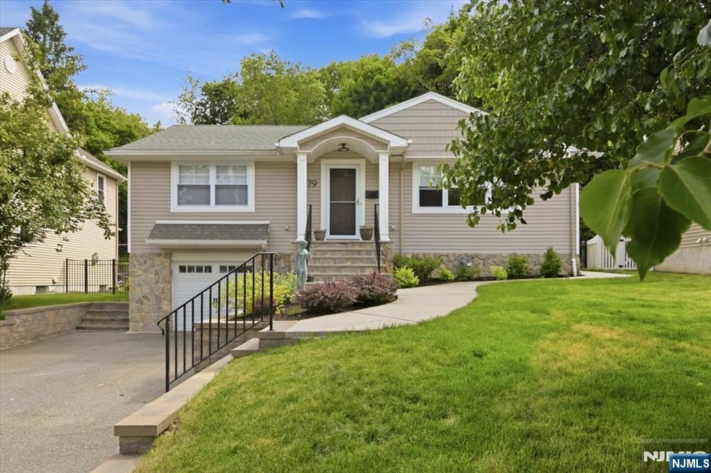 79 Winding Way, Cedar Grove, NJ 07009