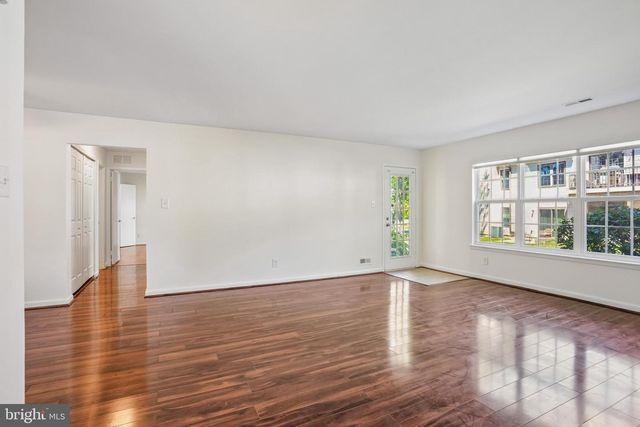 314 A MITTEN LN, Mt Laurel, NJ 08054