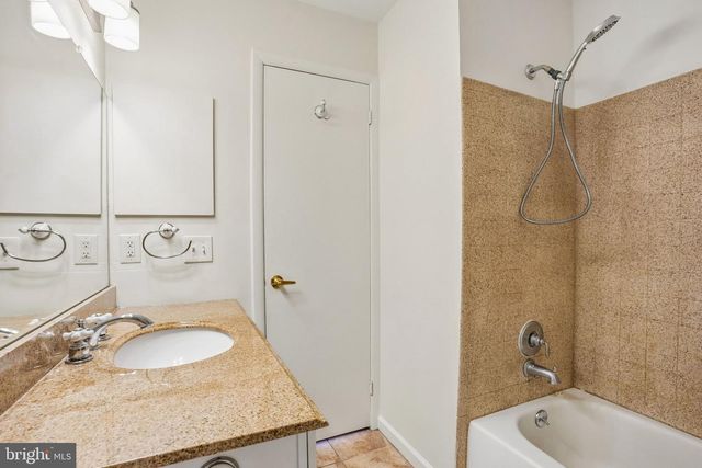 314 A MITTEN LN, Mt Laurel, NJ 08054