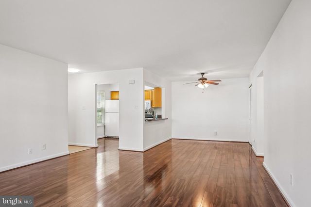 314 A MITTEN LN, Mt Laurel, NJ 08054
