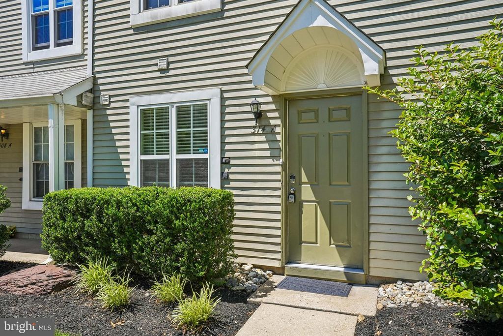 314 A MITTEN LN, Mt Laurel, NJ 08054
